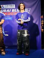 宮下パーク「ＳＡＭＵＲＡＩ　ＢＬＵＥ　３Ｄ　ＥＸＰＥＲＩＥＮＣＥ」オープニングイベントに出席したＪＩ　ＢＬＵＥ・池﨑理人