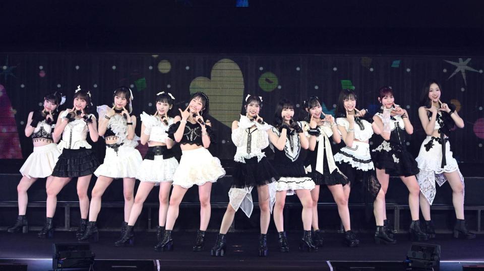 キュートなポーズを披露するＪｕｉｃｅ＝Ｊｕｉｃｅ（撮影・堀内翔）