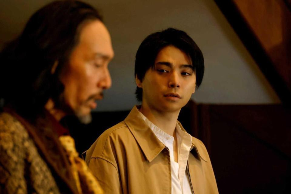 第１話「幻痛屋敷」に出演の村上虹郎（Ｃ）「ストレンジ　-伊藤潤二の夜も眠れぬ奇妙な話-」製作委員会