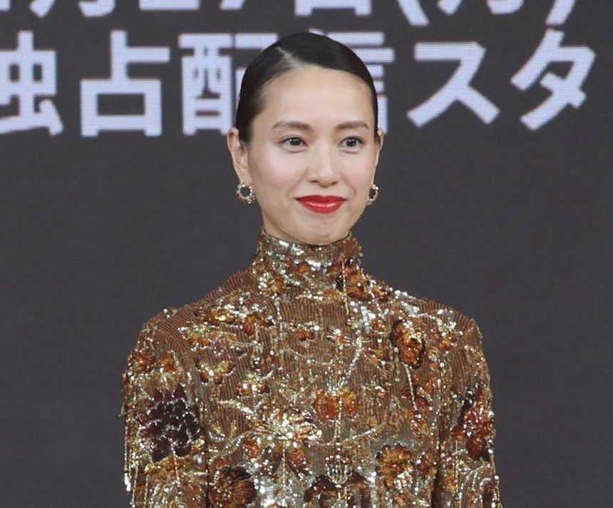 「地獄に墜ちるわよ」配信記念会見で。戸田恵梨香（２６年４月）