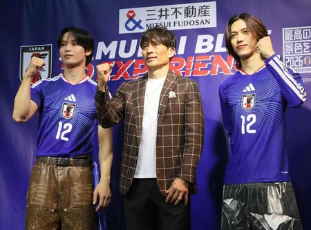 　オープニングイベントに出席した（左から）與那城奨、日本サッカー協会・宮本恒靖会長、池﨑理人