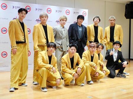 イベントに出席したＧＥＮＥＲＡＴＩＯＮＳ・中務裕太（後列中右）とＢＡＬＬＩＳＴＩＫ　ＢＯＹＺ・奥田力也（同左）。前列右端はＭＣ　ＵＳＫ、他はＬＤＨ　ＳＣＲＥＡＭ