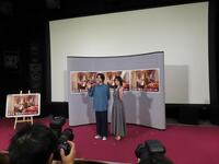 取材会に出席した倉悠樹（左）と山下美月