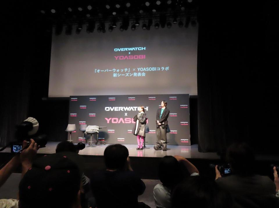 イベントに出席したＹＯＡＳＯＢＩのｉｋｕｒａ（左）とＡｙａｓｅ