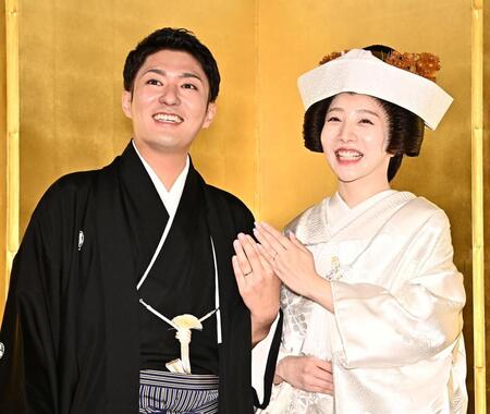 挙式を行った新郎の中村橋之助（左）と新婦能條愛未＝ホテルニューオータニ（撮影・持木克友）