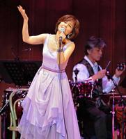 ２０１３年、アコースティックライブを開催した石野真子