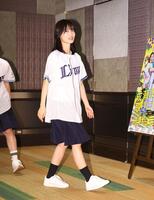 降壇する山下美月＝２９日