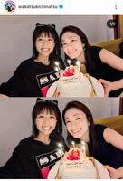 上戸彩がサプライズで祝福。若槻千夏のインスタグラム＠ｗａｋａｔｓｕｋｉｃｈｉｎａｔｓｕより