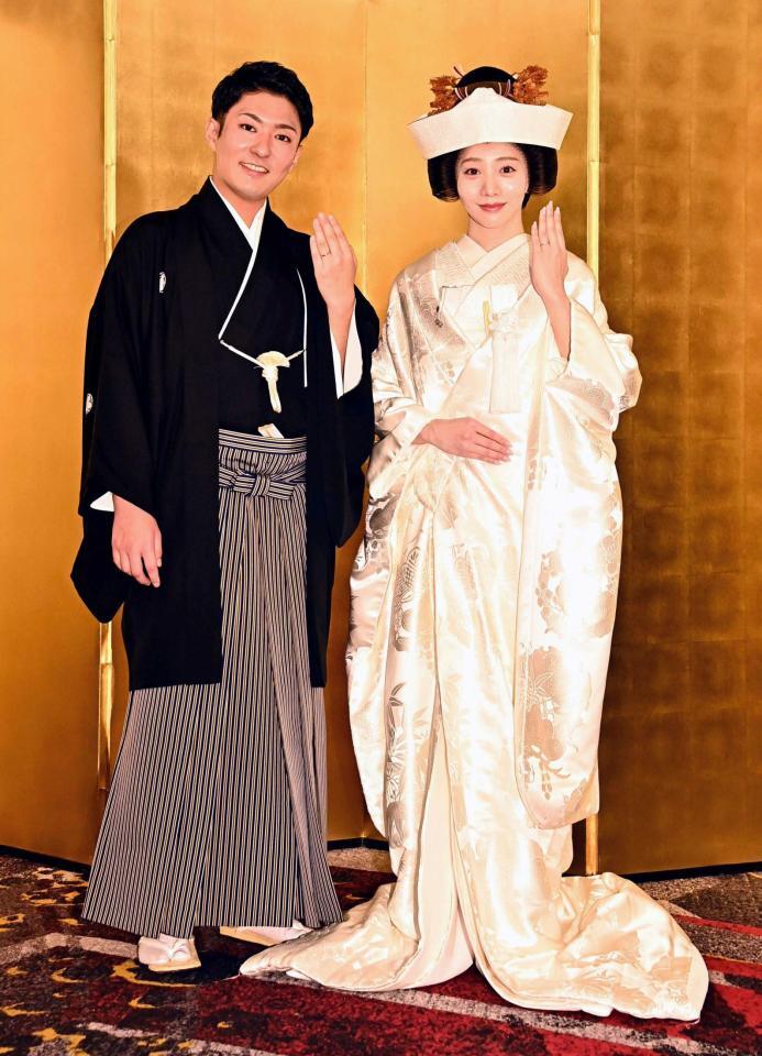 結婚披露宴を行った中村橋之助（左）と能條愛未（撮影・持木克友）　
