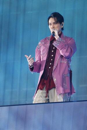 嵐のラストライブで熱唱する松本潤