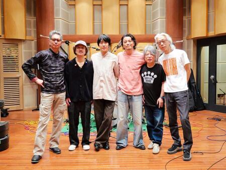 （左から）Ｄｒ．ｋｙＯｎ、大神田智彦、山内総一郎、ＫＲＥＶＡ、佐橋佳幸、屋敷豪太