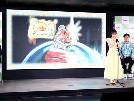 ロッテ「パイの実」アニメ化発表会で即興アフレコに挑戦するももクロの百田夏菜子