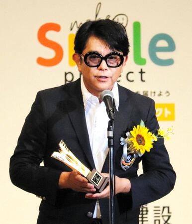 授賞式に出席した前田耕陽