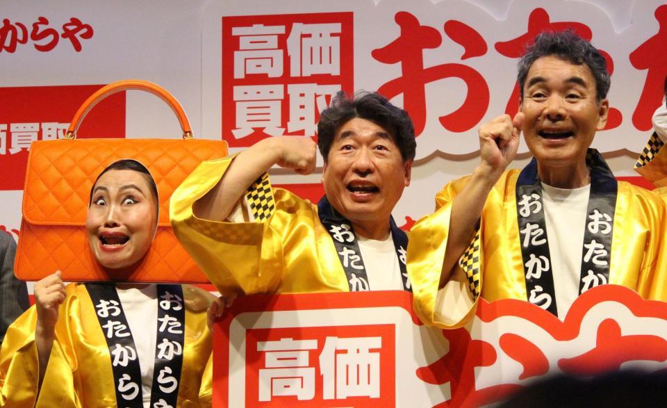 ポーズを決める（左から）キンタロー。とダチョウ倶楽部の寺門ジモン、肥後克広