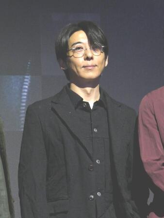 会見に登壇した高橋一生