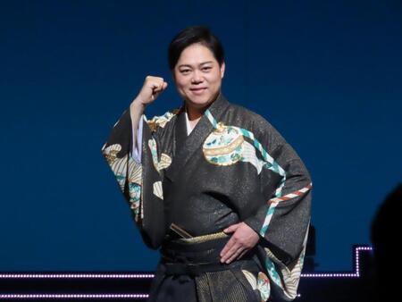 コンサートを行った三山ひろし