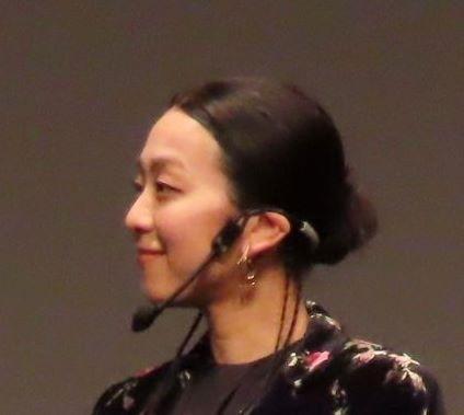 ダンスイベントに登壇した中務裕太（左）と浅田真央さん