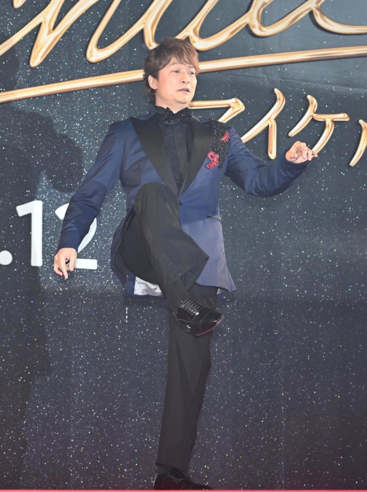 レッドカーペットに登場した香取慎吾（撮影・堀内翔）