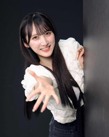 　デビュー１０周年を迎え、初の写真集を発売するＡＫＢ４８・長友彩海（撮影・西岡正）
