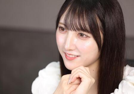 撮影時の思い出を話すＡＫＢ４８・長友彩海（撮影・西岡正）