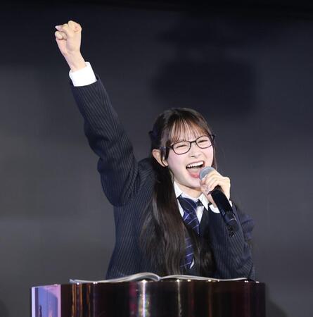プレゼンターを務めたＡＫＢ４８・伊藤百花（撮影・棚橋慶太）