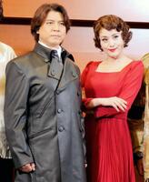 上川隆也（左）と藤原紀香