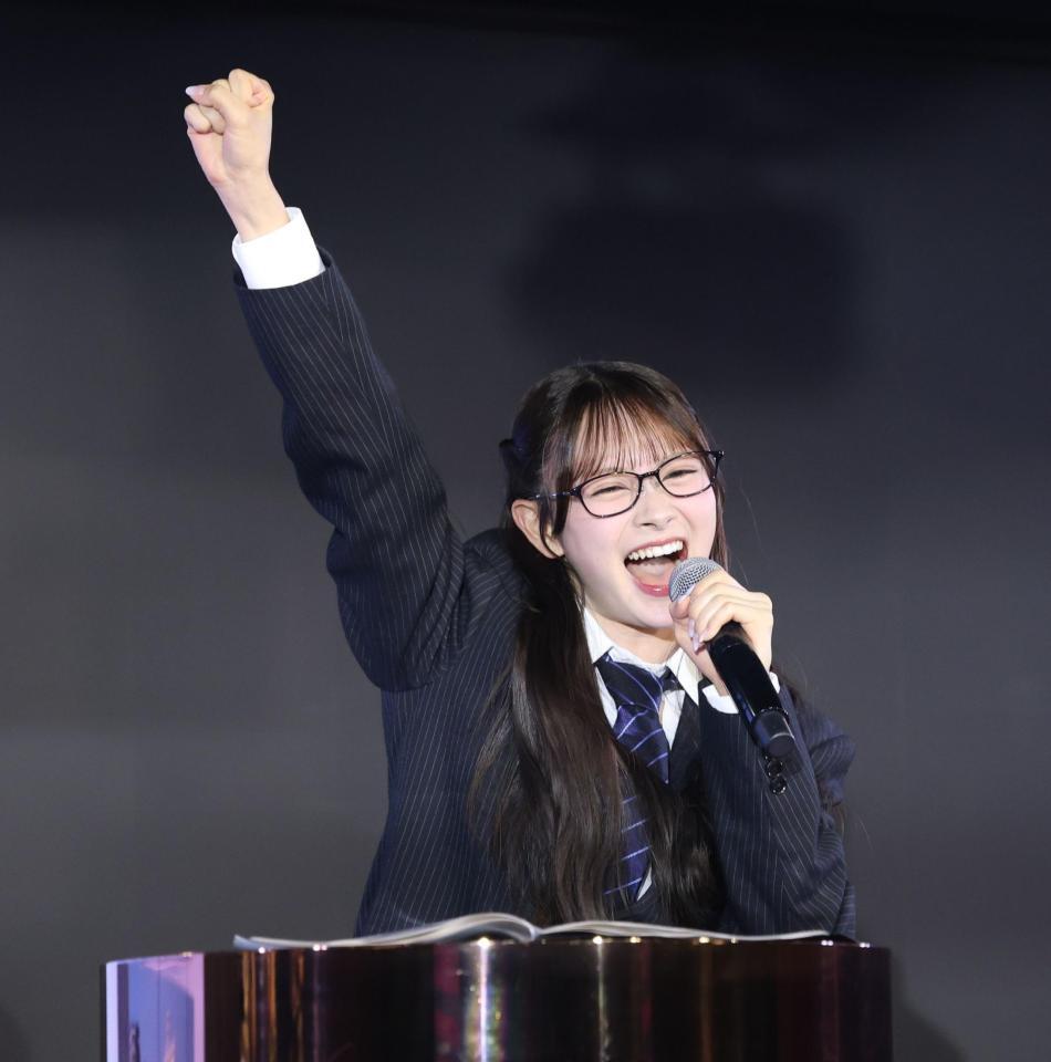 プレゼンターを務めたＡＫＢ４８・伊藤百花（撮影・棚橋慶太）