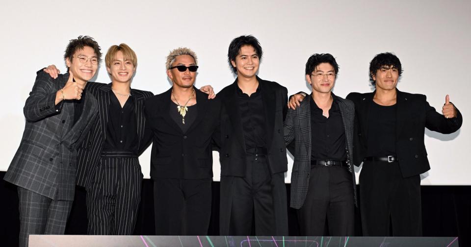 映画舞台あいさつに登場した（左から）小森隼、白濱亜嵐、数原龍友、片寄涼太、佐野玲於、中務裕太（撮影・堀内翔）