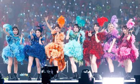 　初の武道館公演を行ったＣＡＮＤＹ　ＴＵＮＥの（左から）福山梨乃、桐原美月、南なつ、小川奈々子、立花琴未、宮野静、村川緋杏（Ｃ）ヨシモリユウナ