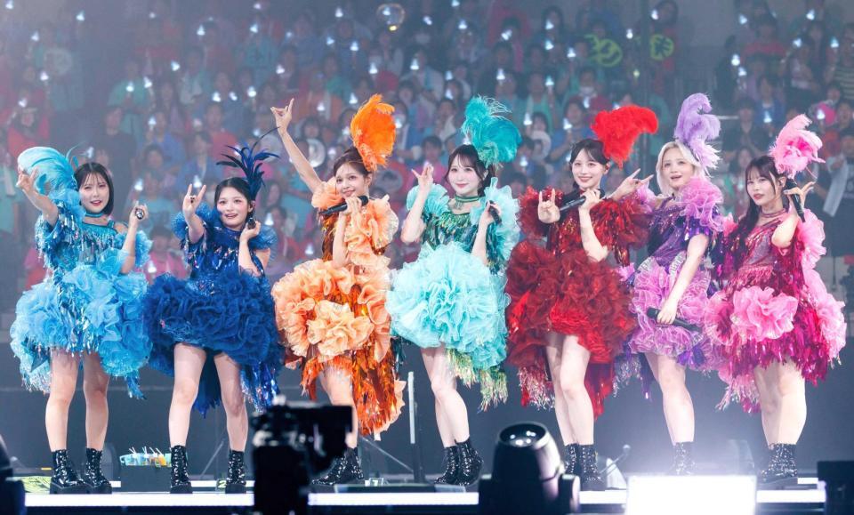 　初の武道館公演を行ったＣＡＮＤＹ　ＴＵＮＥの（左から）福山梨乃、桐原美月、南なつ、小川奈々子、立花琴未、宮野静、村川緋杏（Ｃ）ヨシモリユウナ