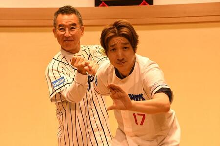 プロ野球応援ウィーク２０２６の取材会に出席した伊藤史隆（左）と桂三実
