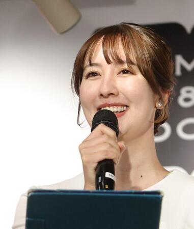 佐々木希のイベントのＭＣを務める相場詩織＝ＨＭＶ＆ＢＯＯＫＳ　ＳＨＩＢＵＹＡ（撮影・西岡正）