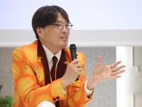 オーディションについて話す純烈の酒井一圭（撮影・西岡正）