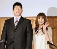 東原亜希結婚発表＝２００８年
