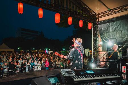ライブで盛り上げたＭＯＮＫＥＹ　ＭＡＪＩＫ