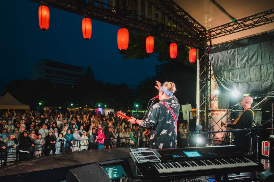ライブで盛り上げたＭＯＮＫＥＹ　ＭＡＪＩＫ