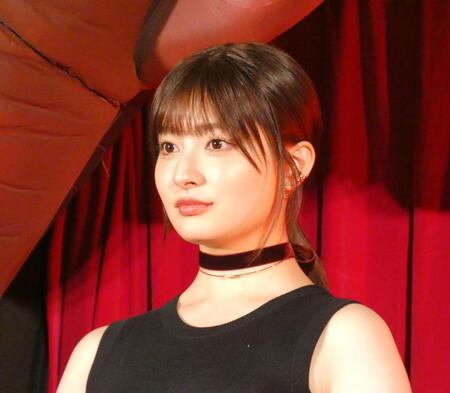 イベントに出席した吉川愛