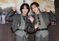 デビューミニアルバムヒット祈願を行ったＲＯＩＲＯＭの本多大夢（左）と浜川路己（撮影・堀内翔）
