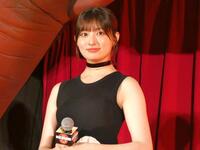 イベントに出席した吉川愛