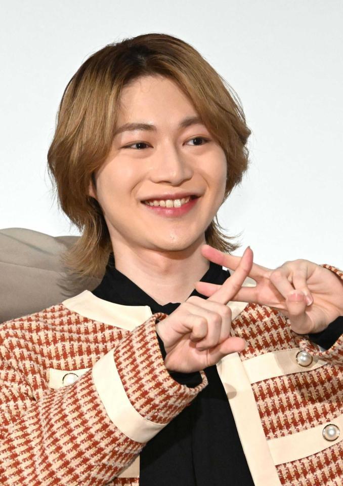 「≠」ポーズを決める今野大輝＝ＴＯＨＯシネマズ　六本木ヒルズ（撮影・堀内翔）　