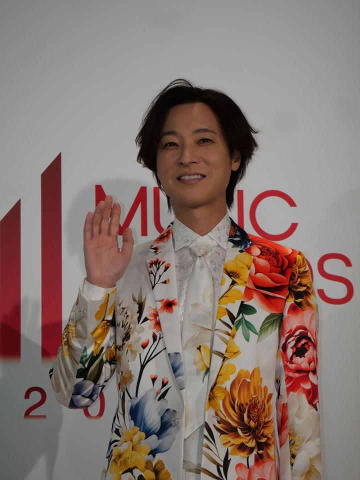 山内惠介＝１１日