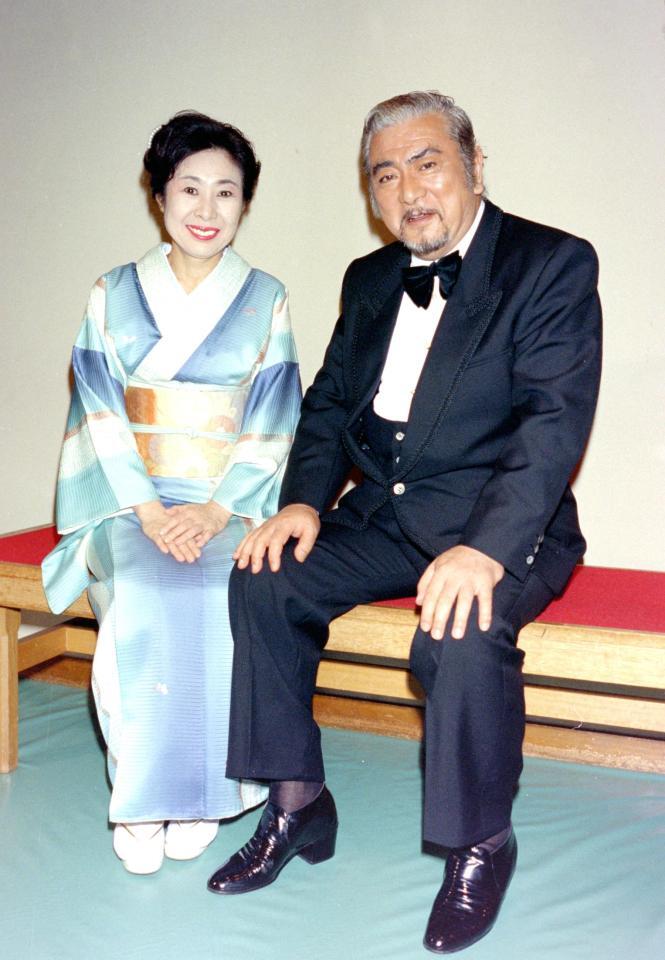 中村玉緒さん（左）と勝新太郎さん夫妻＝９２年