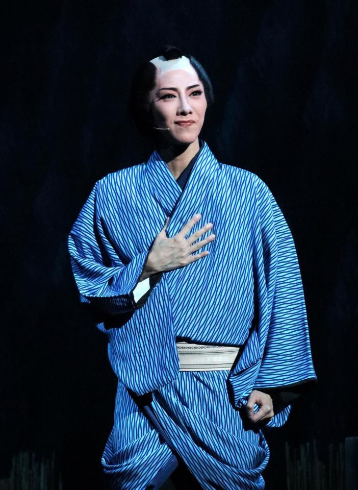 星組「銀二貫」に主演した稀惺かずと