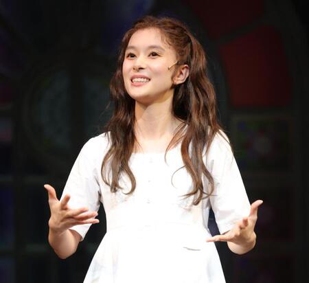 会見する芳根京子＝ＴＨＥＡＴＥＲ　ＭＩＬＡＮＯ-Ｚａ（撮影・吉澤敬太）