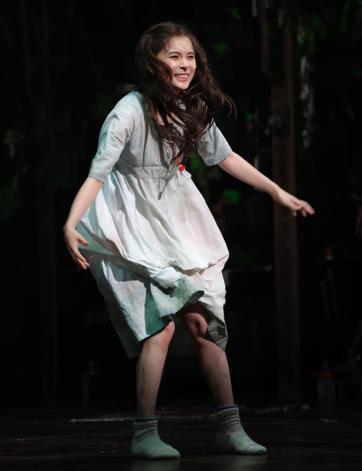 熱演する芳根京子＝ＴＨＥＡＴＥＲ　ＭＩＬＡＮＯ-Ｚａ（撮影・吉澤敬太）