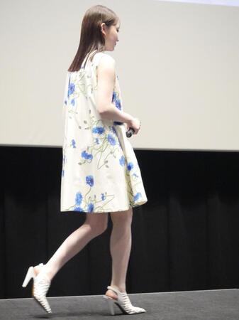 ワンピース衣装で登場した山田杏奈