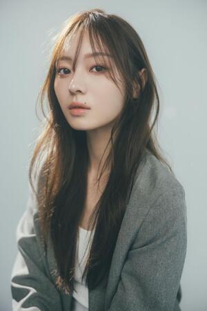 オフィシャルＷＥＢサイト・公式Ｘアカウント開設する元乃木坂４６の梅澤美波