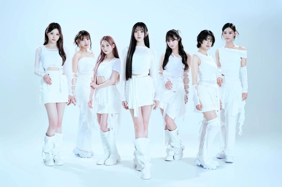 メジャーデビューするＭＩＳＳ　ＭＥＲＣＹの（左から）ＣＯＣＯＮＡ、ＳＨＵＫＡ、ＭＩＹＵ、ＫＡＲＥＮ、ＳＡＲＡ、ＩＯＮ、ＹＵＫＩ