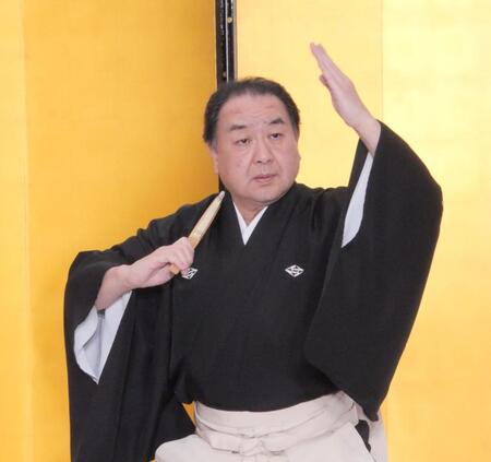 舞踊「七福神」を披露する中村鴈治郎