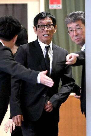 参列した明石家さんま（撮影・佐藤厚）